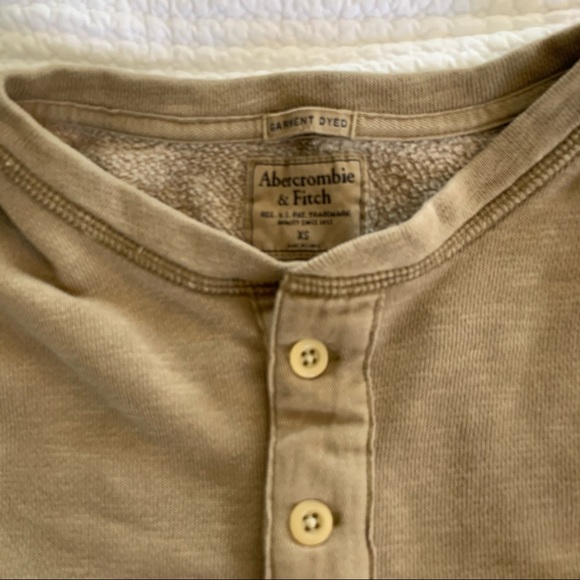 Abercrombie & Fitch distressed sweatshirt - Picture 2 of 3